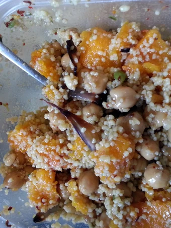 Recipe Cous Cous dengan petani memasarkan labu Butternut panggang dan bawang merah which Delicious