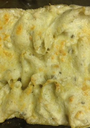 A picture of Easy Cheesy Chicken Stuffed Shells.