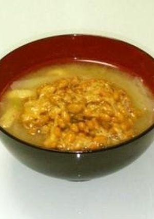 A picture of Natto in Miso Soup.