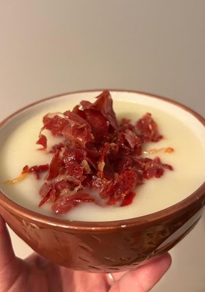 Foto principal de Sopa de melón con jamón crujiente