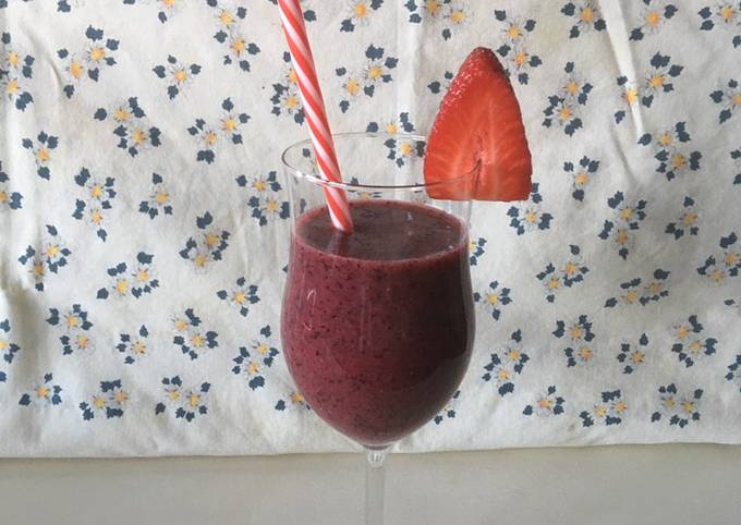 Easiest Way to Prepare Gordon Ramsay Grape-berry smoothie 🍇🍓