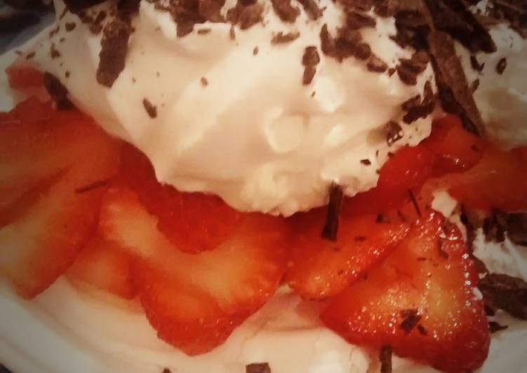 Step-by-Step Guide to Make Ultimate Strawberry cream meringues