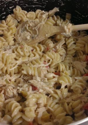 A picture of Creamy chicken pasta.
