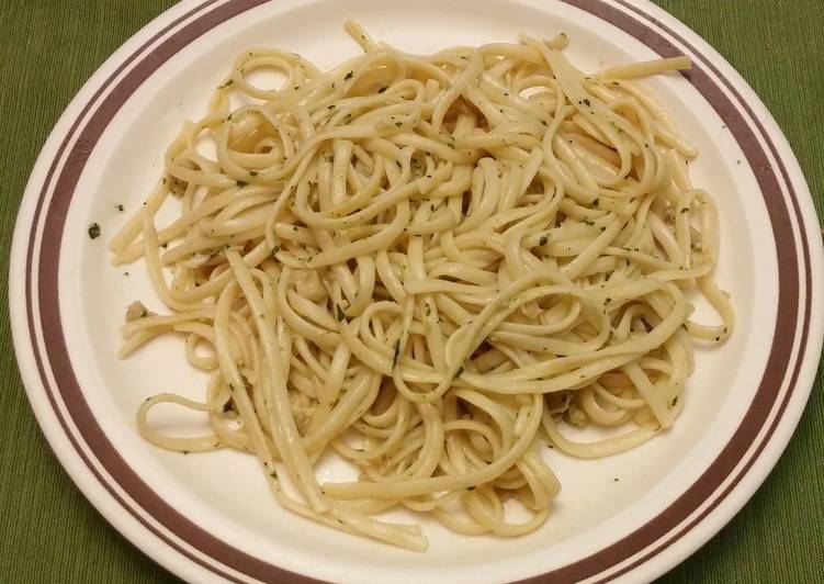 Recipe of Super Quick Homemade Linguine with White Clam Sauce