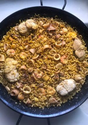 Foto principal de Fideuà de rape, calamares y gambones
