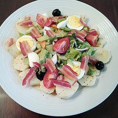A picture of The Undecided Salad.