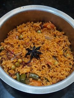 வெஜ்டபிள் பிரியாணி(vegetable biryani recipe in tamil) செய்முறை முக்கிய புகைப்படம்