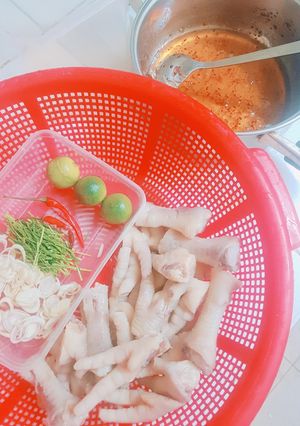 Hình của món Chân gà chua ngọt.