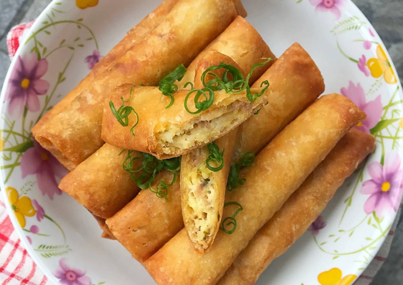 Lumpia Ayam Isi Keju