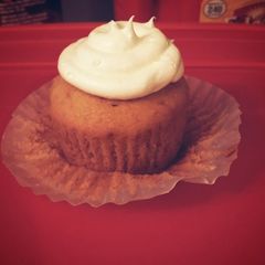 A picture of Banana cupcakes/cake.