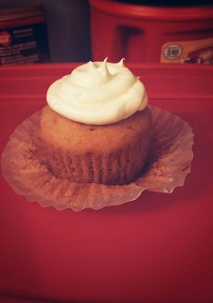 A picture of Banana cupcakes/cake.