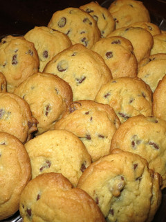 A picture of Blue Ribbon Chocolate Chip Cookies.
