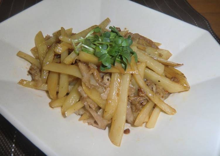 Step-by-Step Guide to Prepare Super Quick Homemade Pork and Julienne Potato Stir Fry