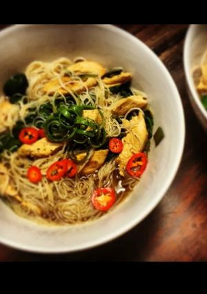 A picture of Spicey Asian Chicken Noodles.