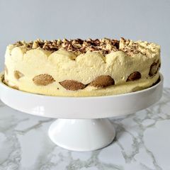 A picture of Tiramisu cake.