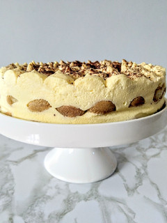 A picture of Tiramisu cake.
