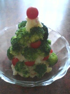 A picture of A Potato Salad Christmas Tree.