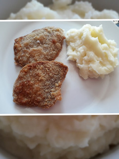 Una foto de Milanesas de peceto con puré 🍽