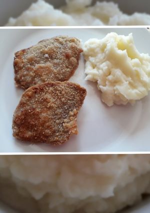 Una foto de Milanesas de peceto con puré 🍽