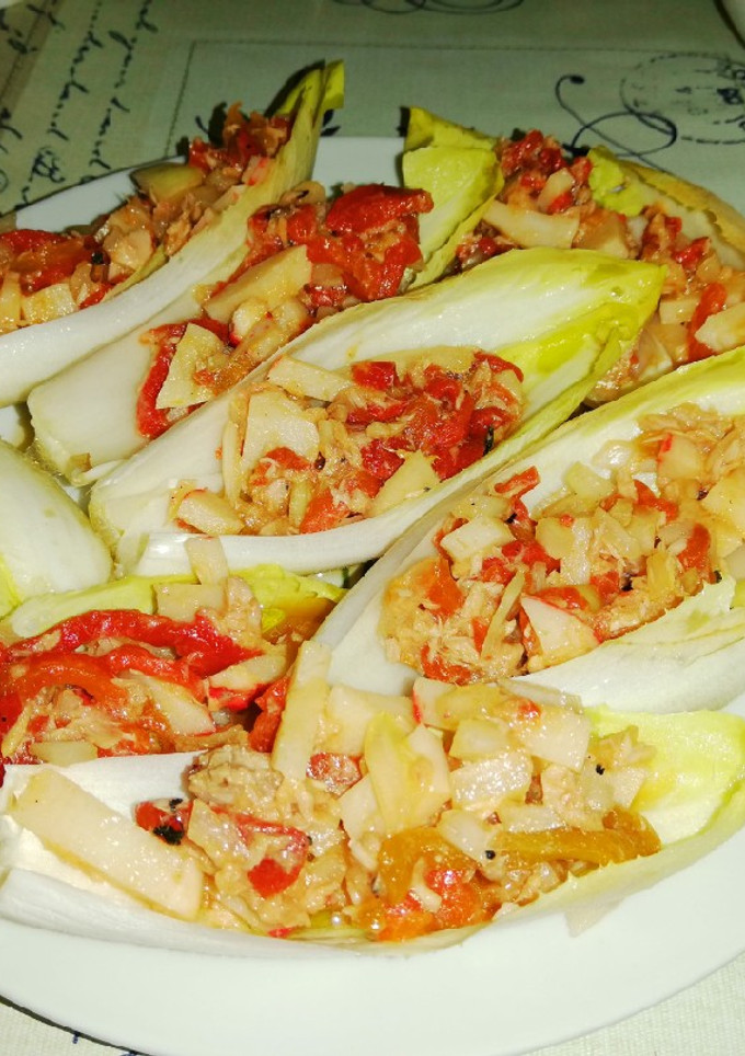 Una foto de Ensalada de endivias sana