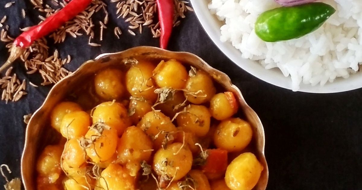 Sonali Sen Bagchi দ্বারা নিরামিষ আলুর দম (Niramish Aloor Dum Recipe In ...