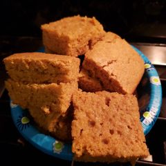 A picture of Einkorn corn bread.