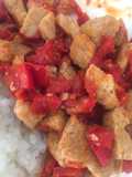 Cerdo agridulce con pimentón rojo