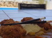 Una foto de pollo panko