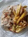 Pescado con crema de roquefort y papas fritas 🍟 🧀