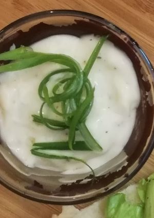 A picture of Jalapeno garlic dip.
