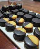 Alfajorcitos de coco y dulce de leche