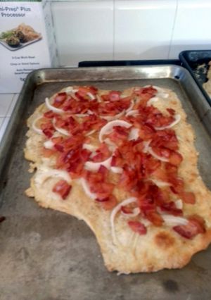 A picture of Flammkuchen.