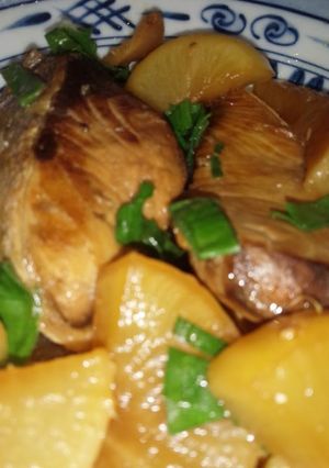 A picture of Classic Amberjack and Daikon Radish in a Frying Pan.