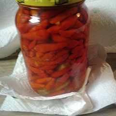 A picture of Fermented Birdseye Thai chili Peppers.