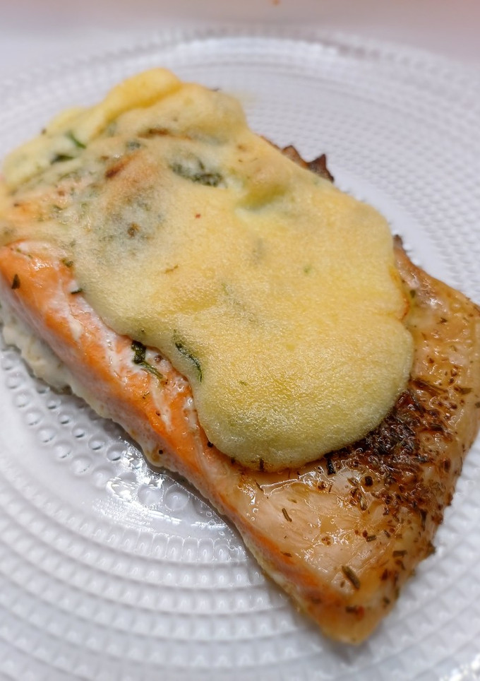 Una foto de Salmón gratinado