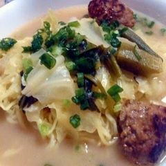 A picture of Simple Tonkotsu (Pork Bone) Soup Broth for Ramen.