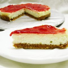 A picture of Baked Vanilla Cheesecake.