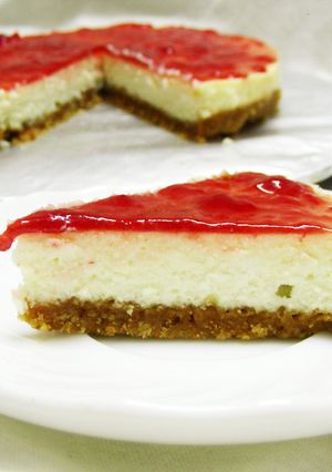 A picture of Baked Vanilla Cheesecake.