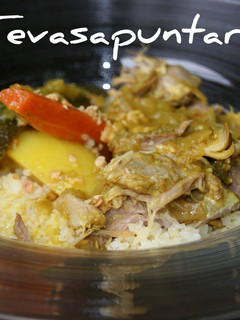 Una foto de Cous cous de cordero y verduras