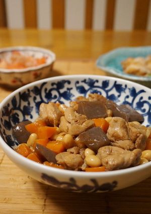 A picture of My Mom's Simmered Chicken and Konnyaku.