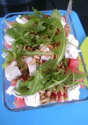 A picture of Pastasalade met geitenkaas en watermeloen.