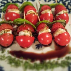 A picture of Tomato Basil Pop 'Em's.