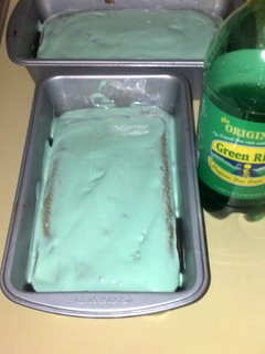 A picture of Green River Cake.