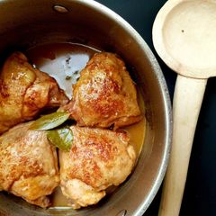 A picture of Simple Chicken thighs.