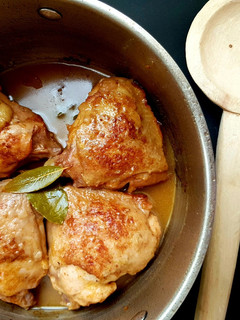A picture of Simple Chicken thighs.