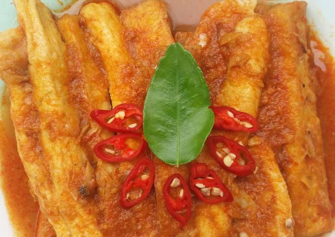 Gulai tahu dan otak-otak