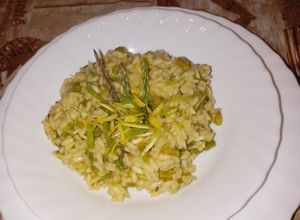Foto di Risotto agli asparagi selvatici e scorzette di limone