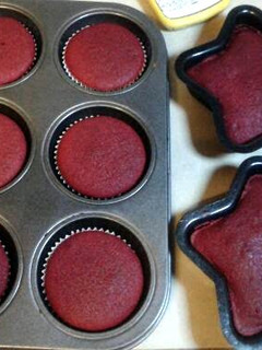 A picture of Red Velvet Cupcakes.