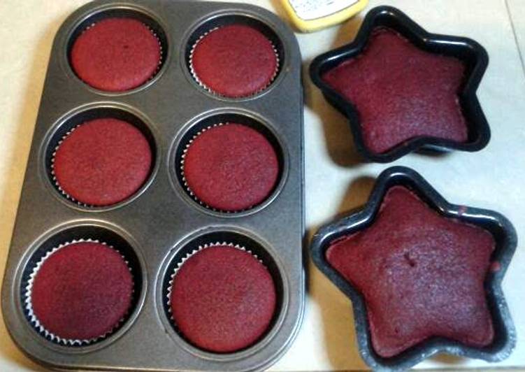 Steps to Prepare Super Quick Homemade Red Velvet Cupcakes