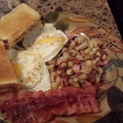 A picture of Gabes man sized potato hash.